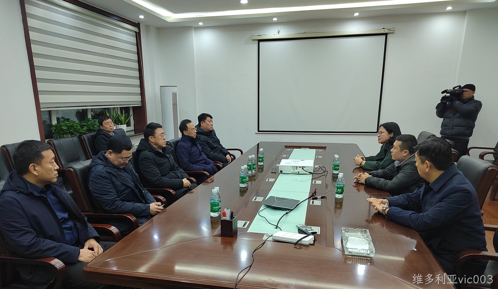 七台河市市委副书记、市长李兵莅临维多利亚vic003调研(图1) 七台河市市委副书记、市长李兵莅临维多利亚vic003调研(图1)